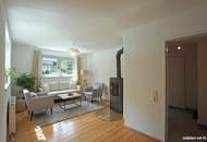 Repräsentative Villa mit Pool und Wellnessbereich in sonniger Waldrandruhelage