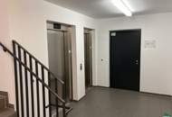 Schöne 2-Zimmer-DG-Wohnung mit Terrasse und Klimaanlage