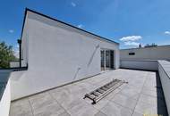 ERSTBEZUG! SCHLÜSSELFERTIG. 144 m² WOHNNUTZFLÄCHE, 5 ZIMMER, 2 BÄDER, 3 WC's, TRAUMHAFTE DACHTERRASSE MIT 31 m², INKLKUSIVE KFZ-STELLPLATZ.