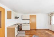 Haus mit zwei Einheiten, großzügigem Garten und viel Stauraum