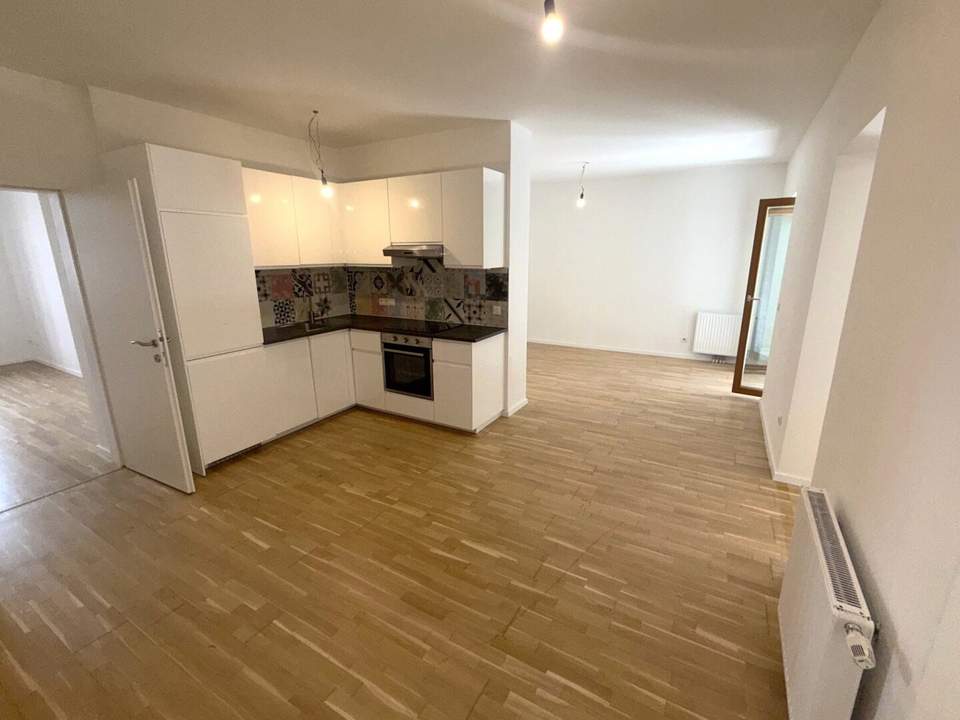 3 Zimmer Altbauwohnung im EG + 1 Terrasse ca. 8,50 m² (mit Gartenblick) in der Storchengasse - nur ca. 3 - 4 Gehminuten zur U-Bahn U4 & U6