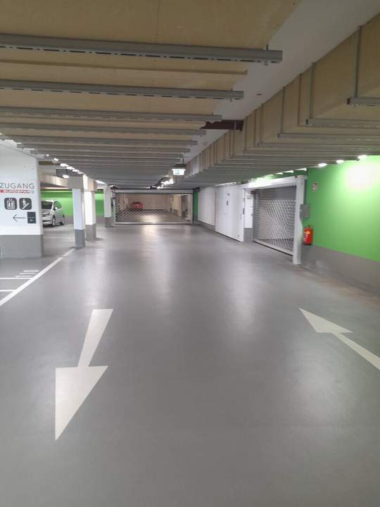 Tiefgaragenparkplatz in der Stadlauer Straße 64