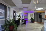 Modernes Kosmetikstudio mit hochwertigen Sonnenliegen – sofort startklar!