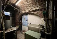 Zinshaus ca. 400 m² – 5 % Rendite möglich, neusanierte Wohnungen & großer Garten!