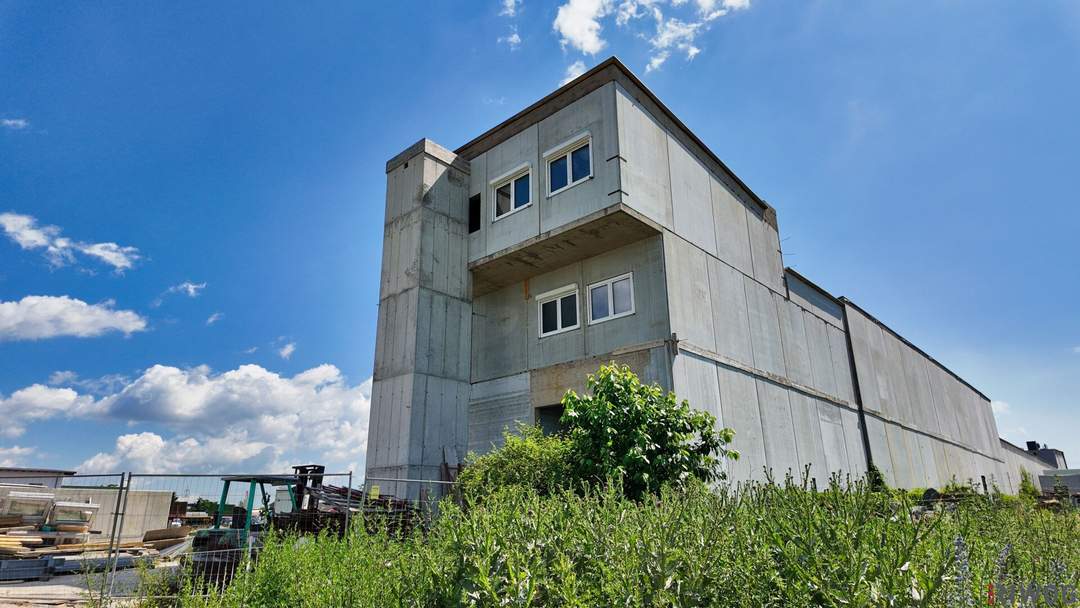 Betriebsobjekt im Rohbau mit Hallen und Büros | ca. 870m² Nutzfläche zzgl. Freiflächen | Gewerbegebiet Himberg