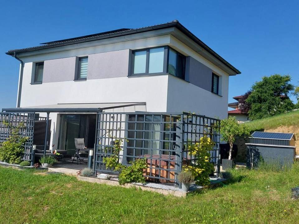 Neues Eigenheim mit traumhafter Aussicht und neuer Photovoltaikanlage!