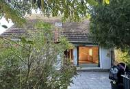 stark renovierungsbedürftiges Fertigteilhaus mit Vollkeller, und wunderschönem Garten