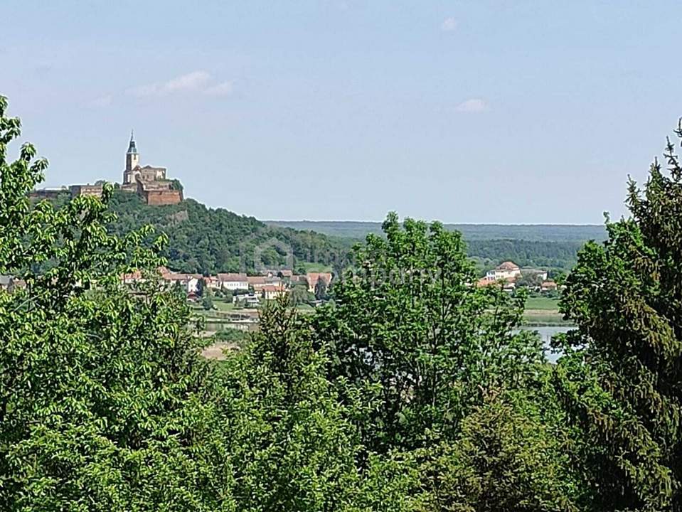 Am beliebten Rosenberg! Altes Bauernhaus in unverbaubarer, ruhiger, sonniger Lage mit großem Baulandgrundstück
