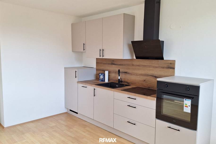 Schöne 2 Zimmer Dachgeschosswohnung mit Blick über Wildon, Wohnung-miete, 694,93,€, 8410 Leibnitz