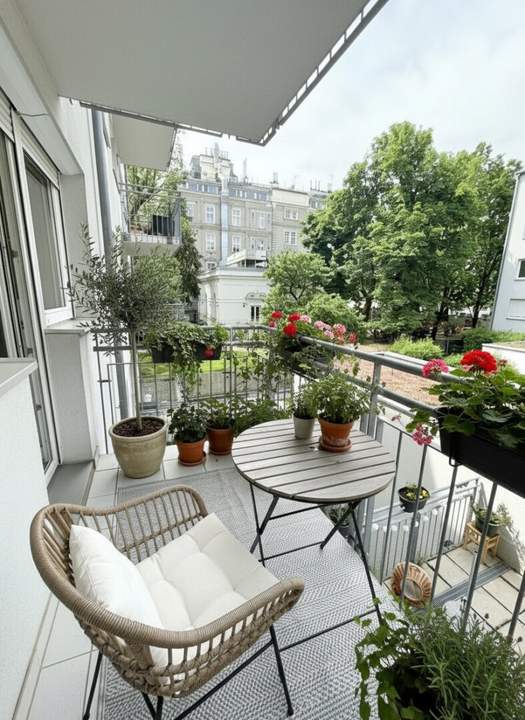 1160! 2 Zimmer BALKONWOHNUNG in der City mit Blick in den Innenhof!