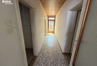 Haus in Loidesthal mit Terrasse, Garage und viel Potenzial zur Sanierung!