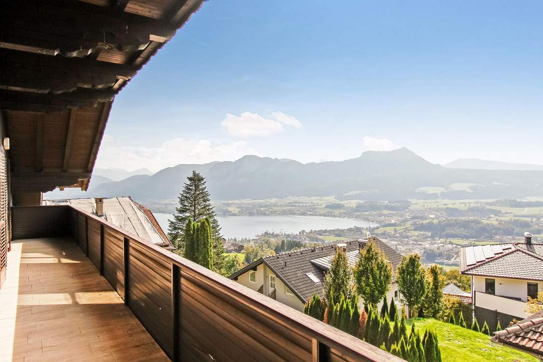 Logenplatz über dem Mondsee – großzügiges Wohnhaus mit Panorama und vielseitigem Potenzial
