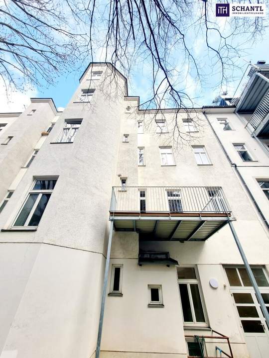 Entzückende Altbauwohnung mit Sanierungsbedarf! Balkon optional möglich! Grüner Innenhof + Ruhelage + Schönes Altbauhaus! Jetzt selbst gestalten und einziehen!