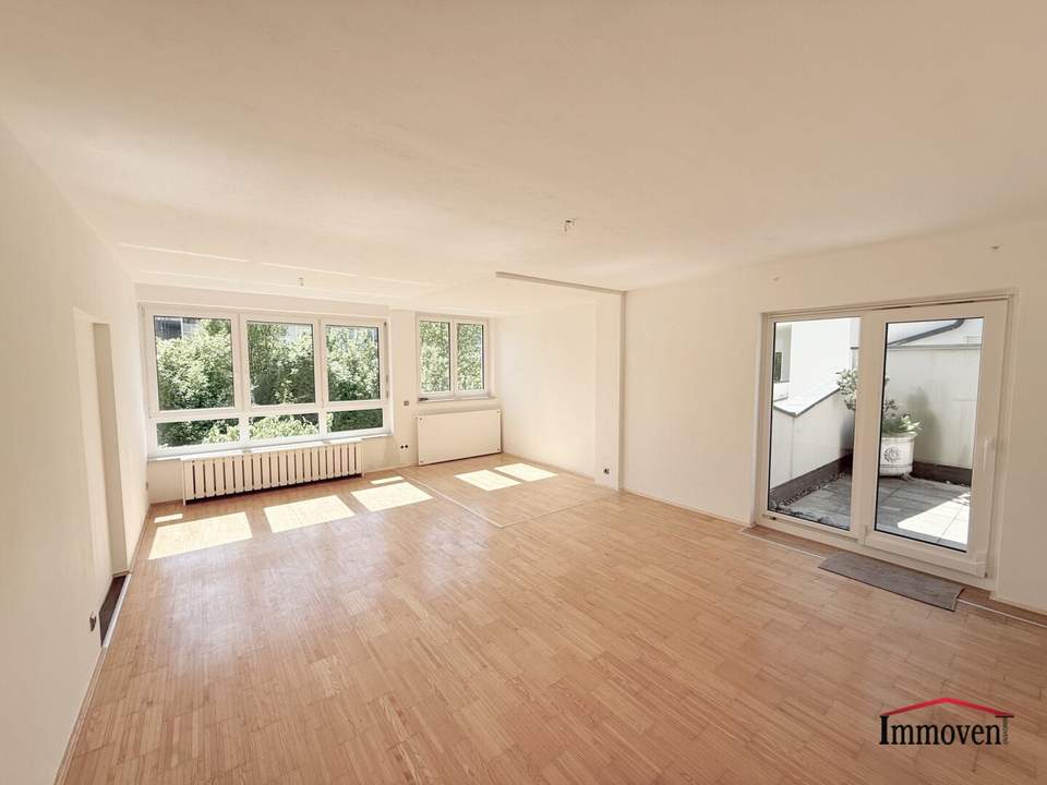 Lichtdurchflutete Wohnung mit großer Terrasse und Tiefgaragenplatz im begehrten Stadtteil St. Peter!