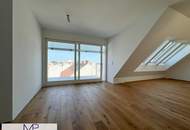 Helle und freundliche 2-Zimmer DG Wohnung mit Balkon und großer Dachterrasse mit 360° Stadtblick!