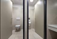 Moderne Bürofläche mit großem Besprechungsraum und Concierge-Service