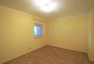 Bezaubernde 3 Zimmerwohnung mit Balkon, Garten und 2 Parkplätzen