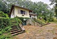 Abgeschotteter Bungalow mit großem Grund in malerischem Michelbach - sanierungsbedürftig, Garage, große Einfahrt &amp; herrlicher Grünblick