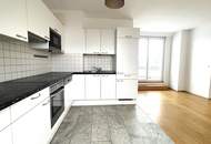 SONNIGE DACHGESCHOSS-MAISONETTE NAHE HANUSCH KRANKENHAUS