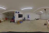 Architektenhaus in sonniger Ruhelage mit Spiral-Weinkeller, Infinity Pool und Burgblick