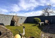 Wohnhaus mit 2 Einheiten, großer 2-stöckiger Garage und gemütlichem Garten