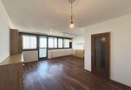 Genießen Sie diesen Weitblick! Teilmöblierte 2 Zimmer Wohnung - mit großem Wintergarten