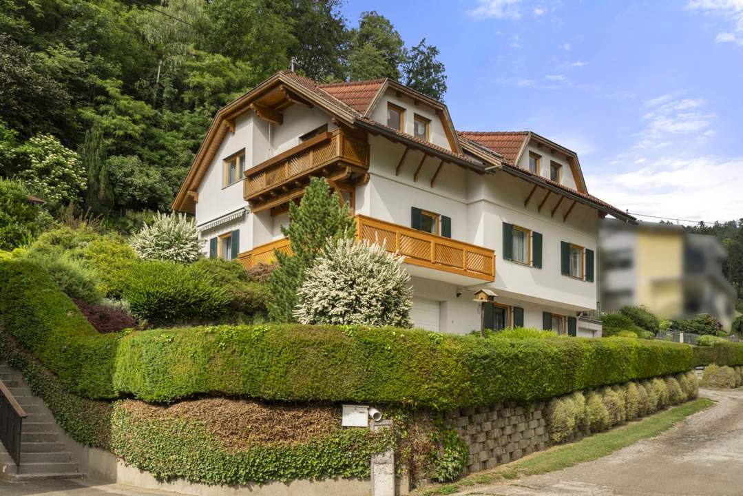 Stadtnahes Wohnen in absoluter Ruhelage: Großzügiges Zweifamilienhaus in Wolfsberg