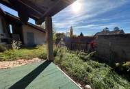 Sanierungsbedürftiges, preiswertes Einfamilienhaus mit Nebengebäuden