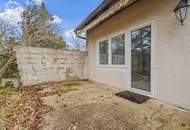 "Einfamilienhaus mit großem Entwicklungspotenzial – 738 m² Grundstück in Ruhelage von Strasshof"