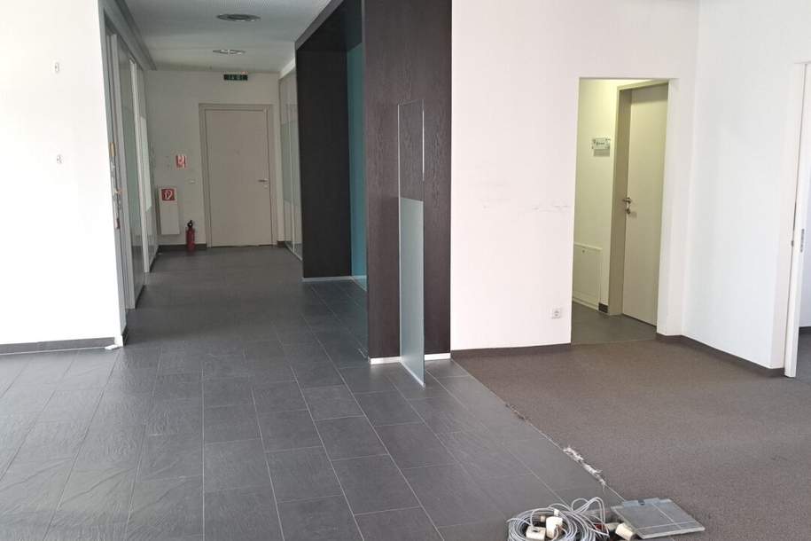 NEUER PREIS: Hier werden Sie gesehen! Top Geschäftsfläche im Erdgeschoß, mit Parkplätzen in der Schärdinger Vorstadt zu Verkaufen!, Gewerbeobjekt-kauf, 290.000,€, 4780 Schärding