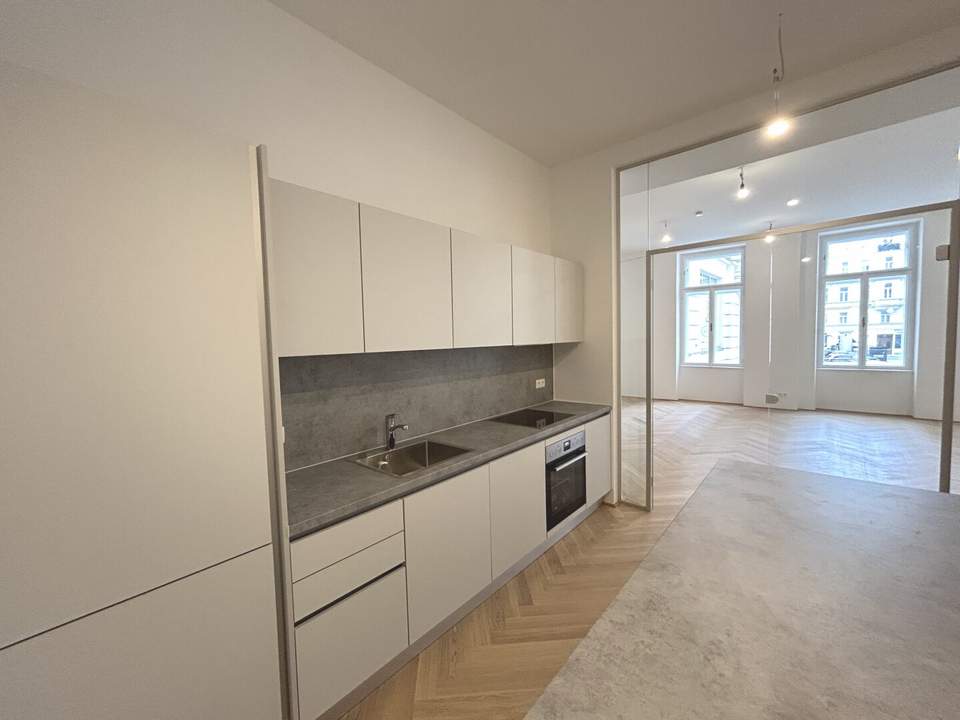 1070! Generalsanierte, wunderschöne 4-Zimmer Altbauwohnung mit 2 Bädern in der Neubaugasse!