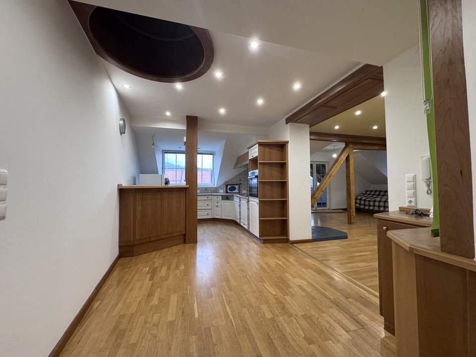 Exklusive Dachgeschosswohnung, großzügige Loggia und flexibler Ausbaufläche in bester Lage von Spittal an der Drau – Komfortables Wohnen mit moderner Ausstattung!