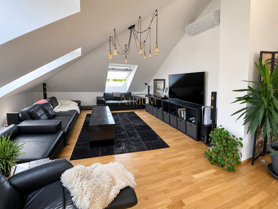 Weitläufige Dachgeschosswohnung mit Terrasse und Fernblick in Baden