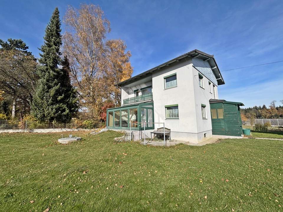 Gepflegtes Wohnhaus mit großem Grundstück in Wels Oberthan