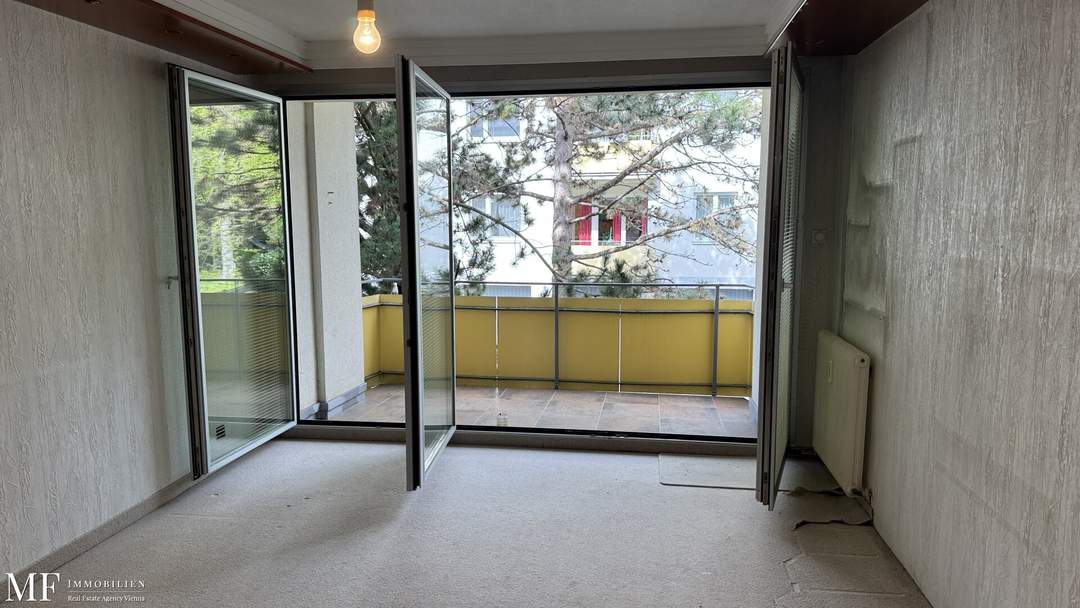 Sanierungsbedürftige 3-Zi-Wohnung mit Loggia &amp; Stellplatz in 1130 Wien um 299.000 €