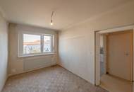 vermietete &amp; sanierungsbedürftige 3-Wohnung mit Loggia im 6. Liftstock