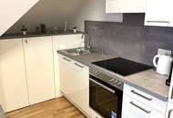 *MÖBLIERTE DG-WOHNUNG* mit herrlichem Balkon und Klimaanlage