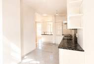 Elegante Wiener Altbauwohnung mit Balkon & privatem Liftzugang