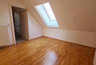 INNSTRASSE, FERNBLICK, unbefristete 97 m2 Dachgeschoß-Maisonette mit Loggia, 2 Zimmer, Komplettküche, Wannenbad, Parketten, gefördert