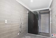 Stilvolle Villa mit gepflegtem Garten und großzügiger Garage