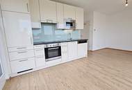 GRÜNBLICK, RUHELAGE, sonniges 46 m2 Dachgeschoß mit 20 m2 Terrasse, 2 Zimmer, Komplettküche, Wannenbad, Lavendelweg