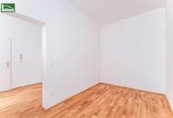 Sechshaus - Erstbezug nach Renovierung! Innenhofausrichtung und 5 Gehminuten zu U4 und U6! Helle Altbau-Wohnung mit 2 oder 3 Zimmern!