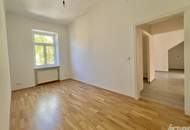 BACKSTEINBAU MIT HAUSCHARAKTER FRISCH SANIERTE 4-ZIMMER FAMILIENWOHNUNG, SOFORT BEZUGSFERTIG