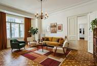 Erstbezug nach Sanierung - Stilaltbauwohnung mit kleinem Balkon