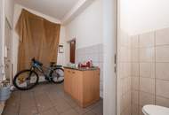 ***NEU*** Sanierungsobjekt in Toplage – 2-Zimmer-Altbau mit viel Gestaltungsspielraum