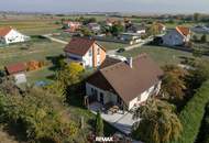 Gepflegter Bungalow mit 4 Zimmern, Kamin, 2 Stellplätzen und Keller!