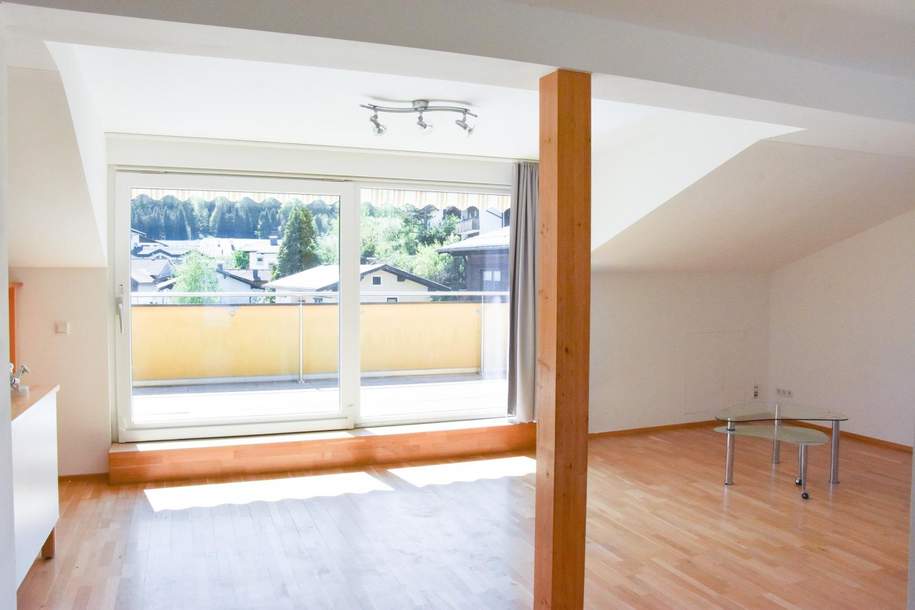 Sonnige 4 Zi-Dachgeschosswohnung mit Terrasse und Balkon!, Wohnung-miete, 1.816,00,€, 5322 Salzburg-Umgebung