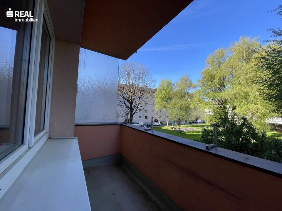 Sanierungsbedürftige 2-Zimmer-Wohnung mit Balkon in Salzburg