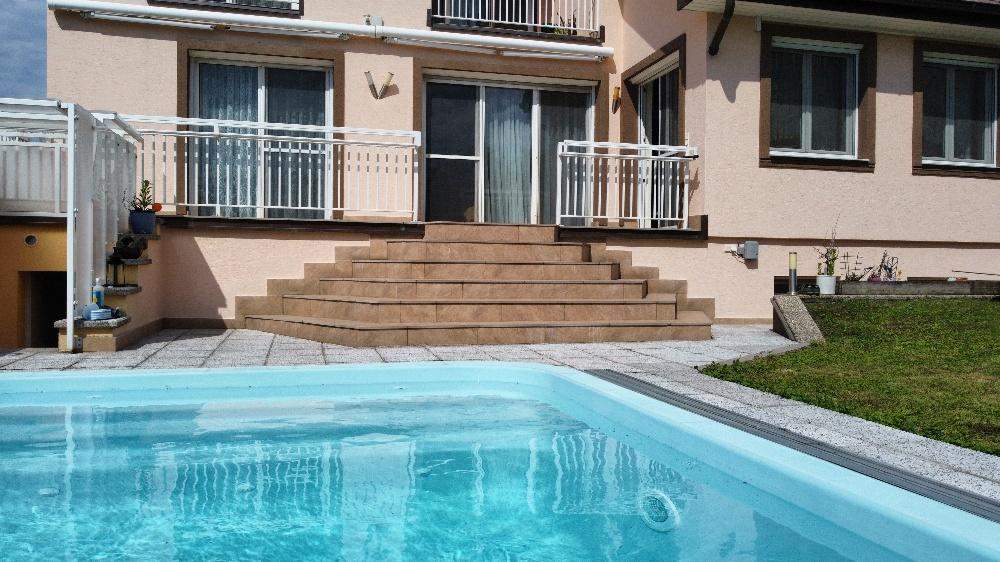IN ABWICKLUNG! - "Exklusives Einfamilienhaus mit Pool!"