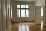 UNBEFRISTET: 4 Zimmer Wohnung mit kleiner Freifläche ab NOVEMBER